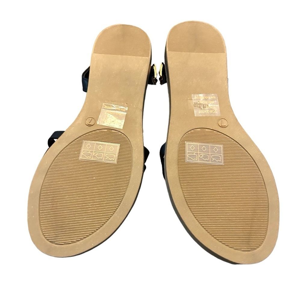 Journee Collection Solay Sandal Size 7 - Picture 10 of 11